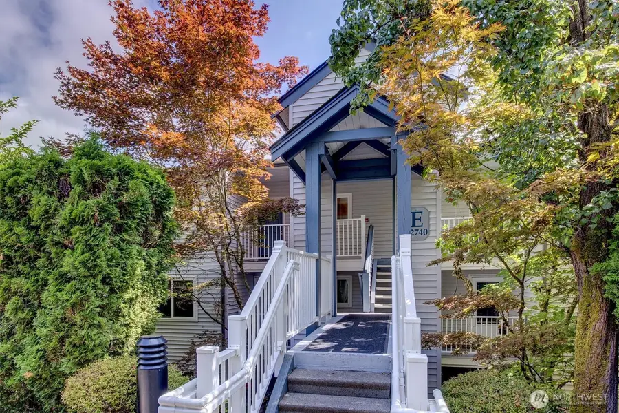 12740 NE 10th Place #E305, Seattle East, WA 98055 - #2