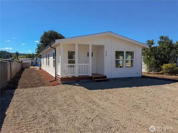 713 B Street, Vader, WA 98593