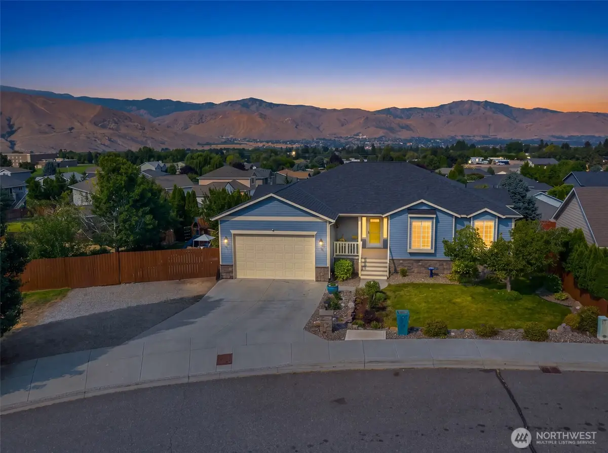 154 S Meadowbrook Lane, East Wenatchee, WA 98802 - #1