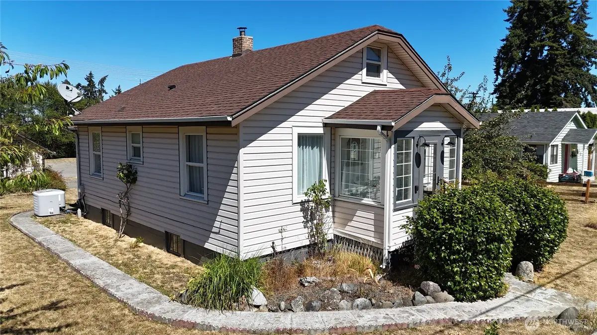215 W Motor Avenue, Port Angeles, WA 98362 - #1