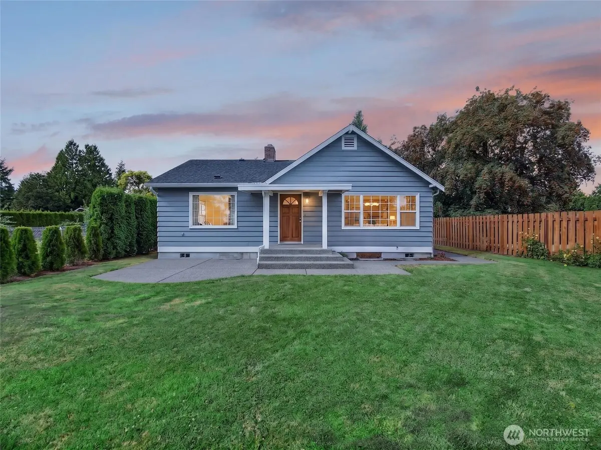 3218 Division Street, Enumclaw, WA 98022 - #1
