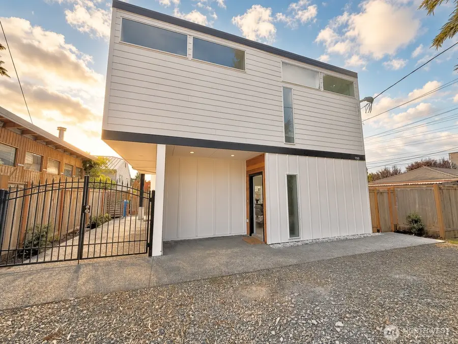 708 N 102nd Street, Seattle, WA 98133 - #2