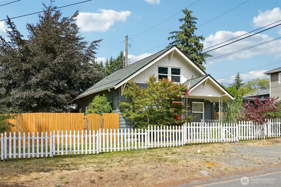 811 S 88th Street, Tacoma, WA 98444 - #3