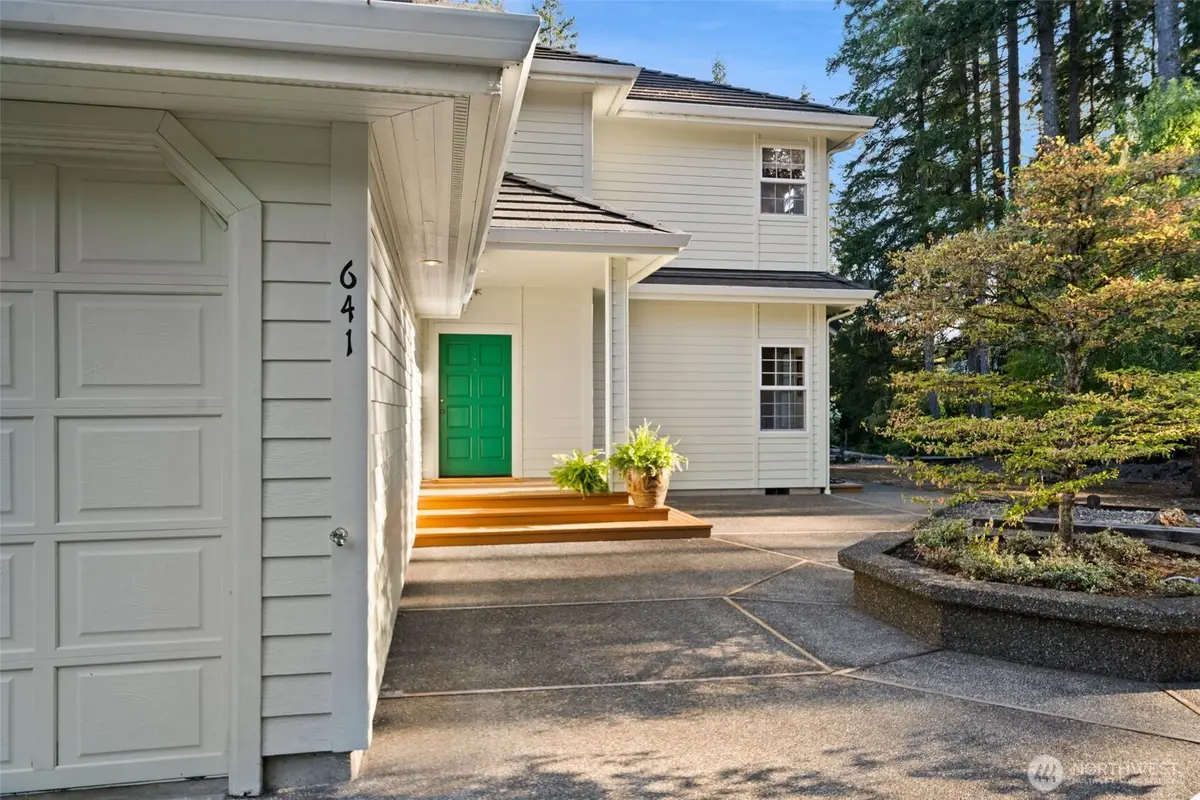 641 E Lakeshore Drive, Allyn, WA 98524 - #1