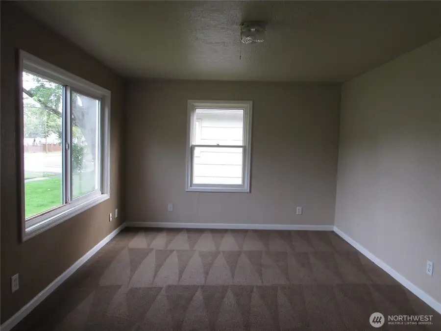 1111 9th Avenue, Longview, WA 98632 - #2