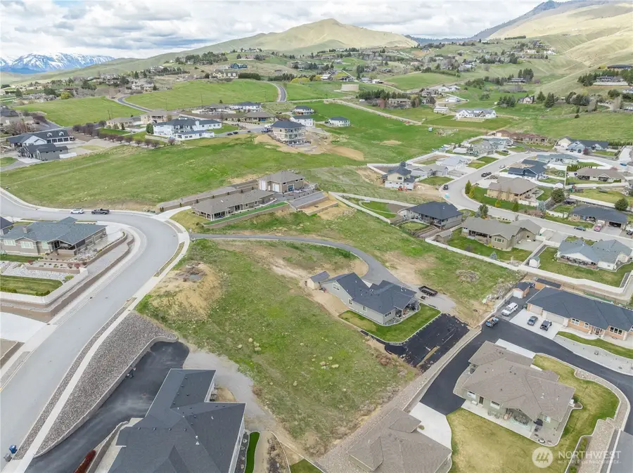 870 Autumn Crest Drive #9, Wenatchee, WA 98801 - #2