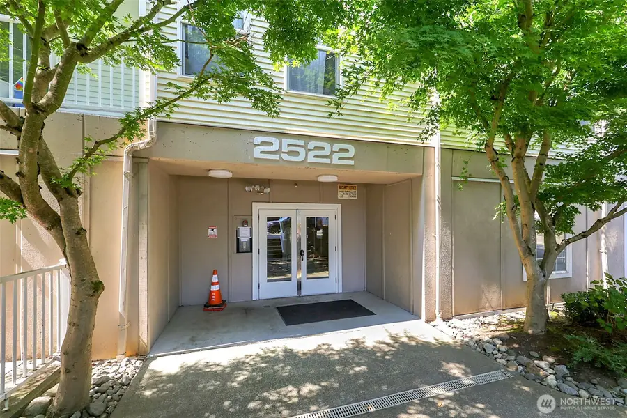 2522 Rucker Avenue #303, Everett, WA 98201 - #3