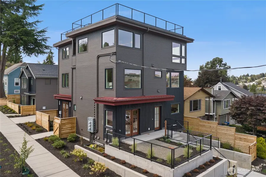 2903 3rd Avenue N, Seattle, WA 98109 - #2