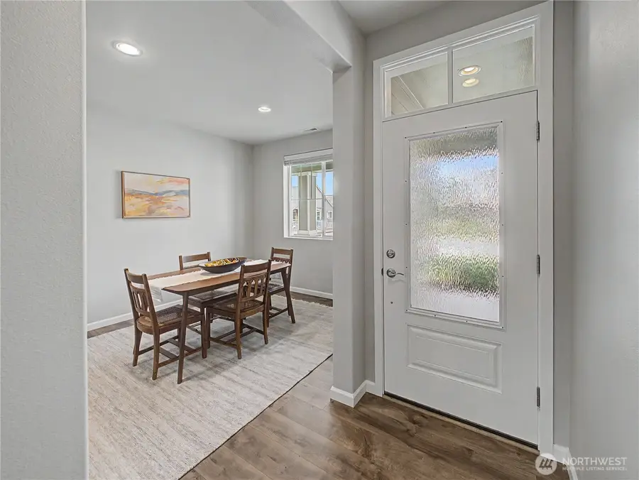 506 Bondgard Avenue E, Enumclaw, WA 98022 - #3