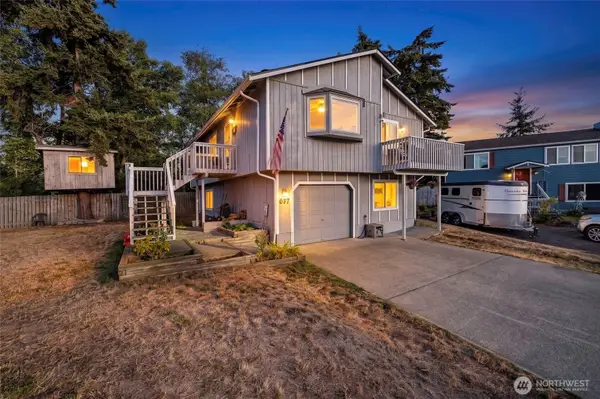 637 Cranberry Drive, Oak Harbor, WA 98277