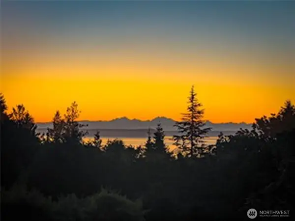 75 Seafarer Lane, Port Ludlow, WA 98365