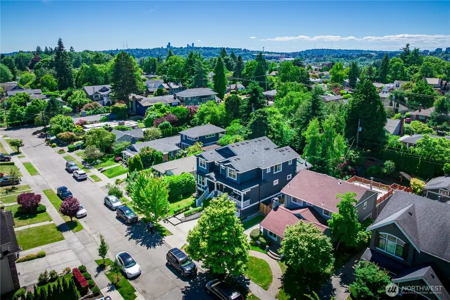 5027 48th Avenue Ne, Seattle, WA 98105 - #3