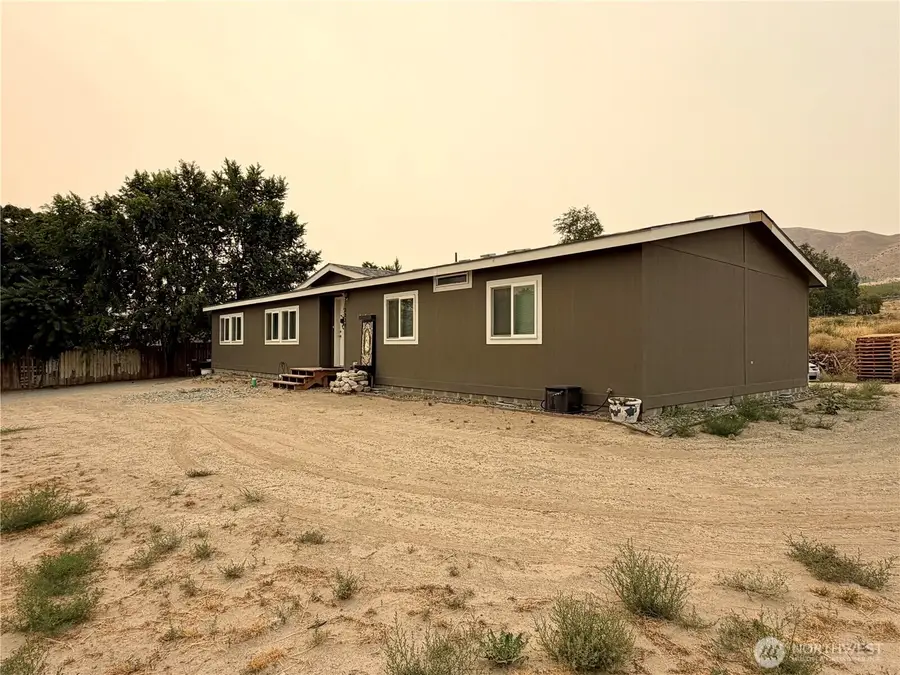 2228 Tacoma Avenue, Bridgeport, WA 98813 - #3