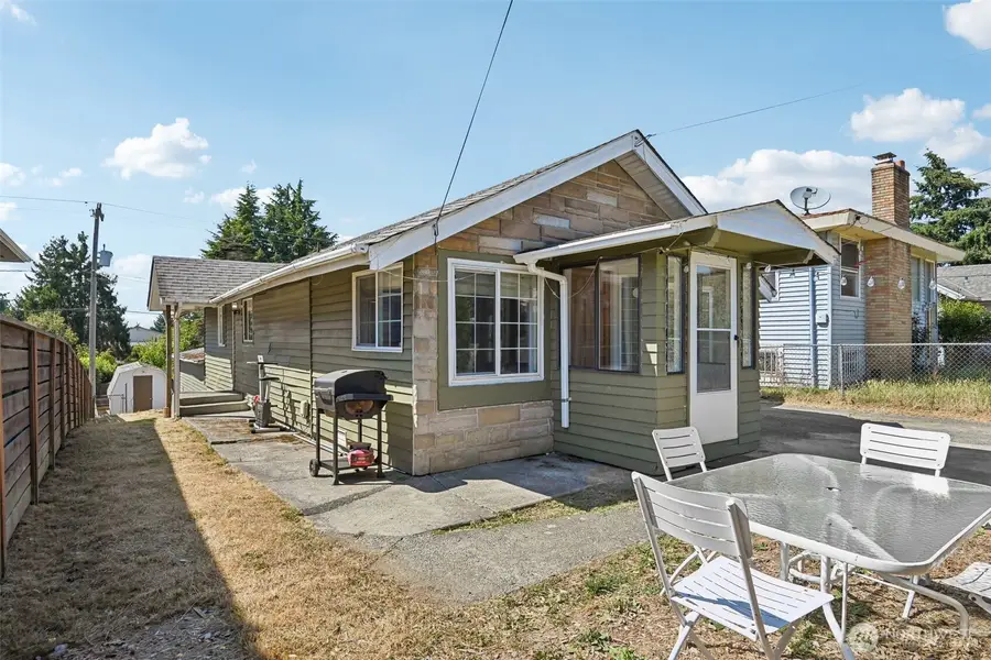 8703 16th Avenue Sw, Seattle, WA 98106 - #3