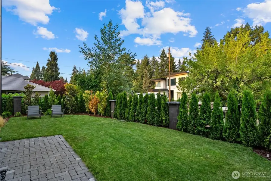 1331 102nd Avenue Ne, Bellevue, WA 98004 - #2