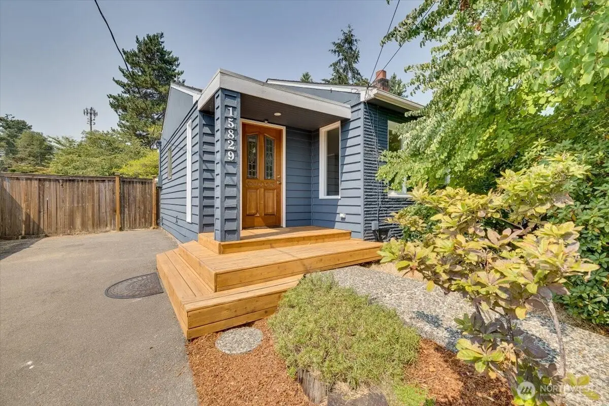 15829 26th Avenue Ne, Shoreline, WA 98155 - #1