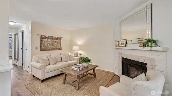 17425 119th Lane Se #D22, Renton, WA 98058