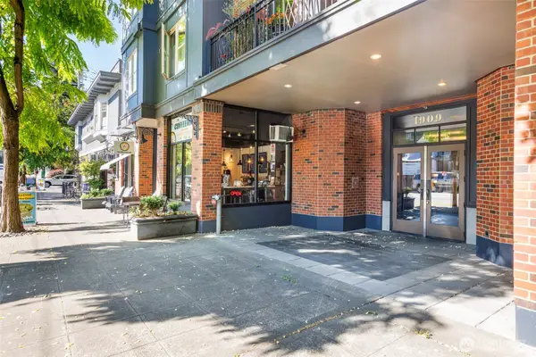 1909 10th Avenue W #201, Seattle, WA 98119