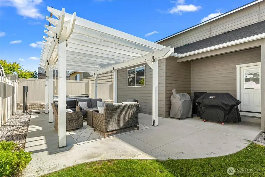 284 S Nevada, East Wenatchee, WA 98802 - #2