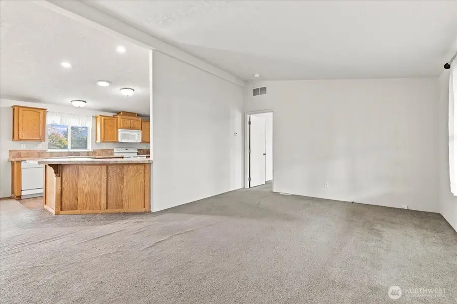 2946 Rd F.6 Ne, Moses Lake, WA 98837 - #3