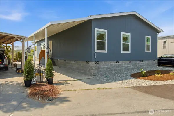 18317 32nd Avenue S #340, SeaTac, WA 98188