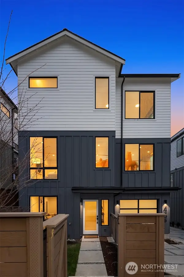 4407 2nd Avenue Ne, Seattle, WA 98105