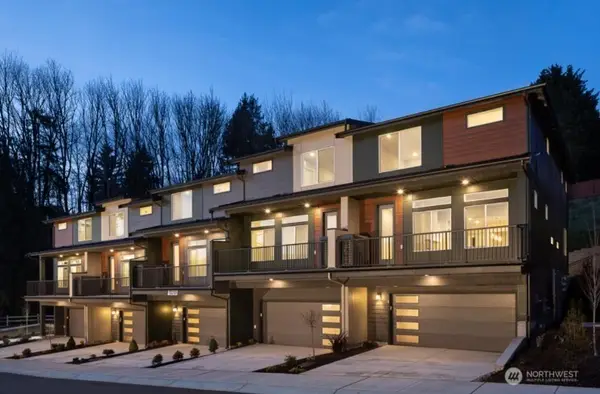 13210 NE 127th Way #D, Kirkland, WA 98034