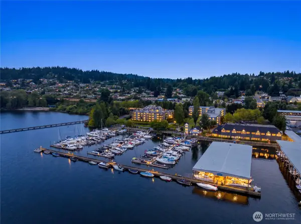 6121 NE 175th Street #A402, Kenmore, WA 98028