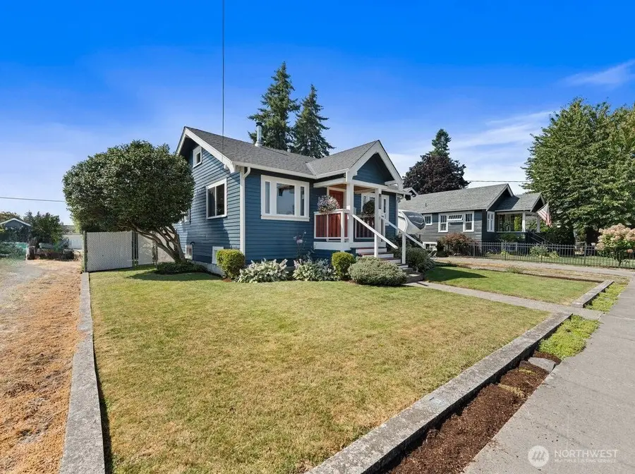 1138 Pioneer Street, Enumclaw, WA 98022 - #2