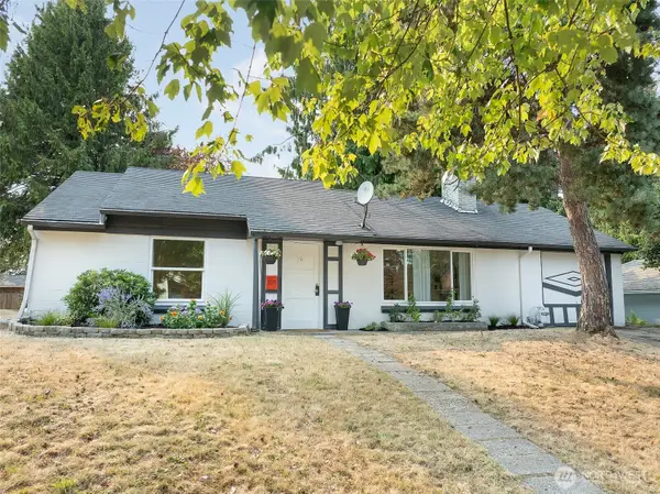 17211 Avenue Ne, Shoreline, WA 98155