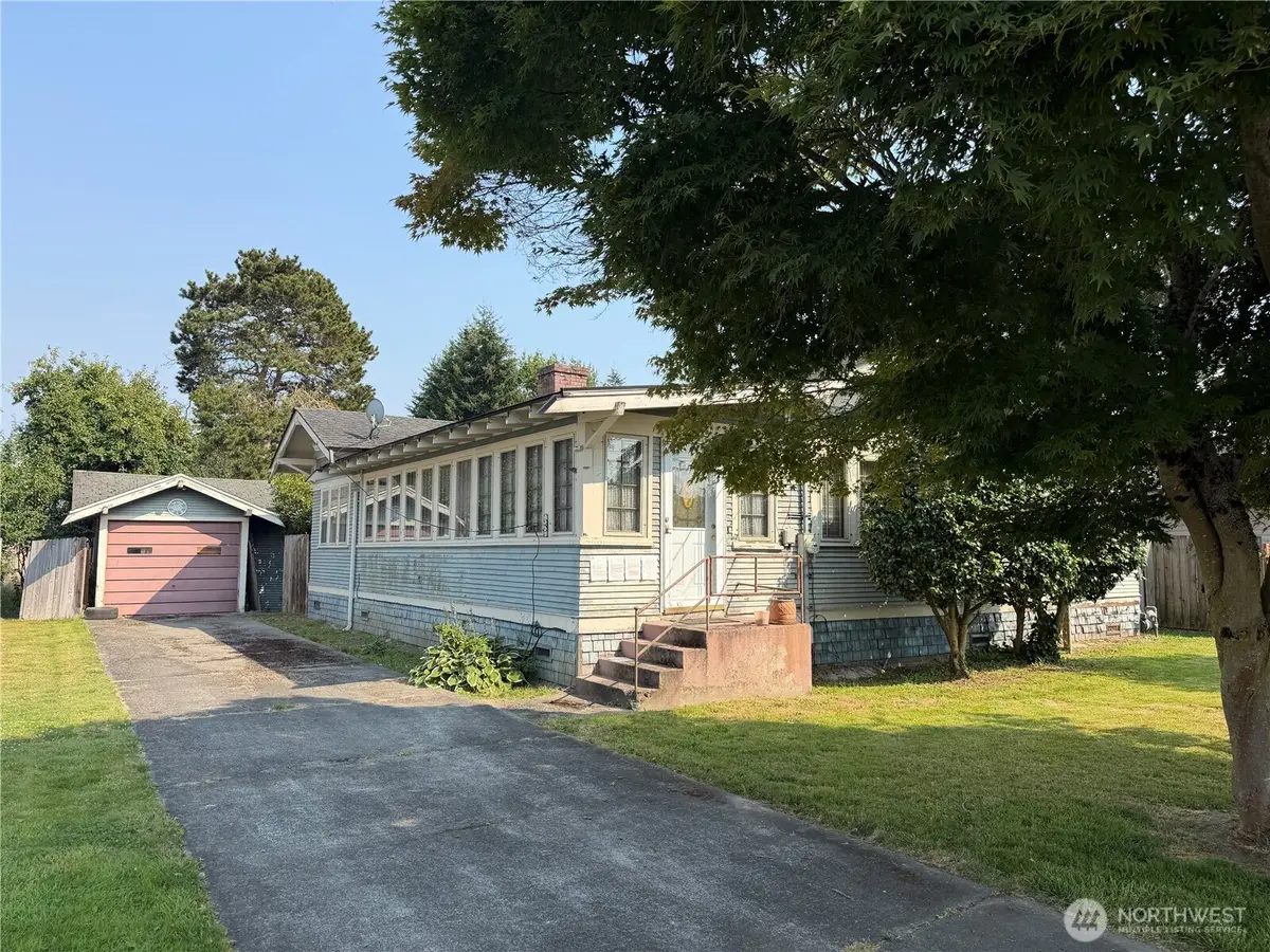 1814 Douglas Street, Mount Vernon, WA 98273 - #1
