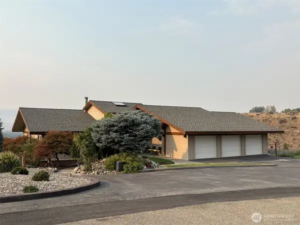 522 Hillcrest Circle Drive, Omak, WA 98841