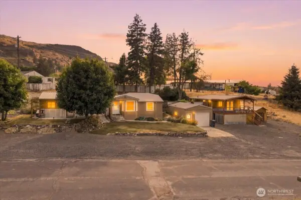 810 Spokane Way, Grand Coulee, WA 99133