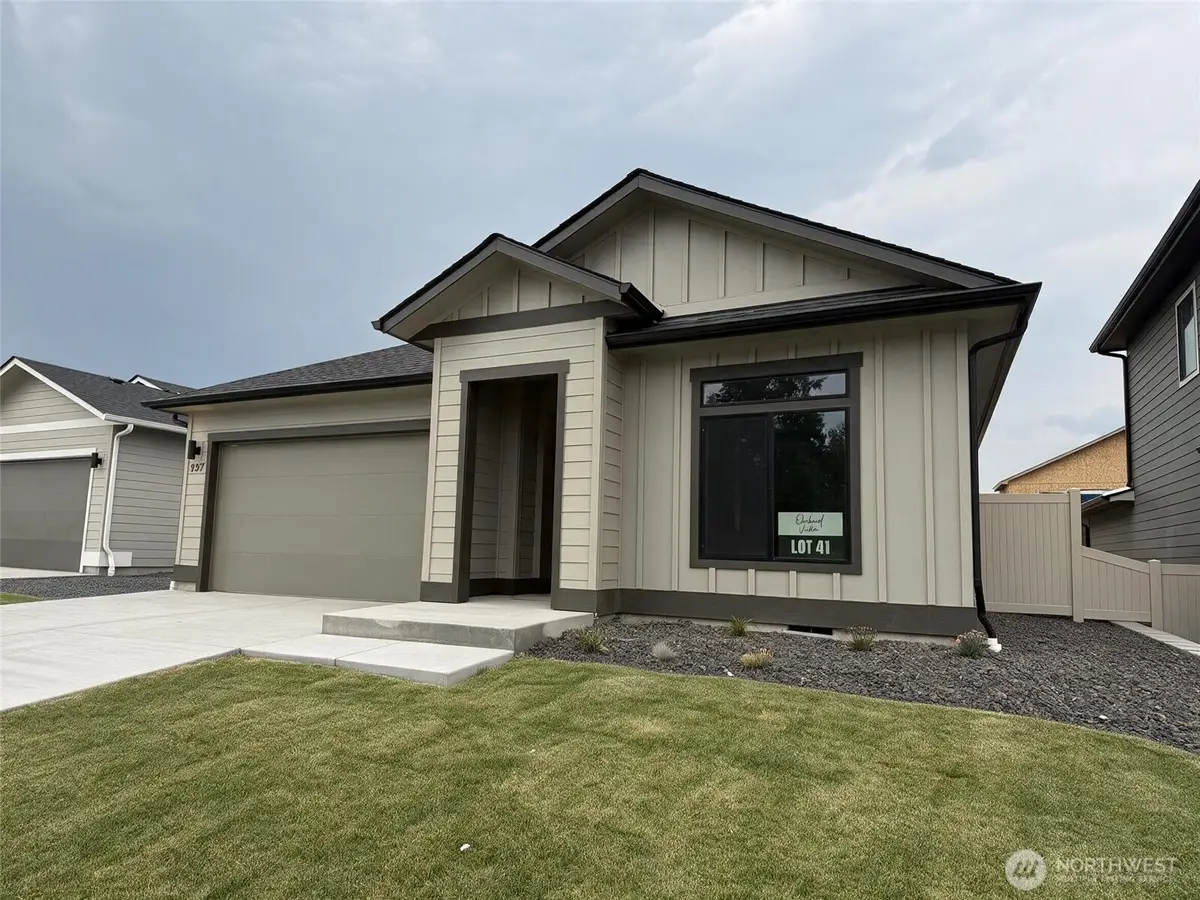 557 S Oasis Loop, East Wenatchee, WA 98802 - #1