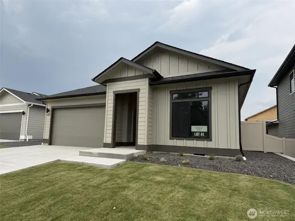 557 S Oasis Loop, East Wenatchee, WA 98802