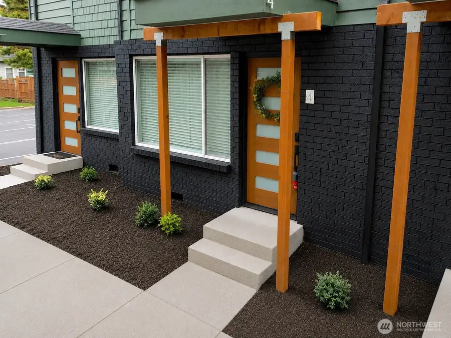 1220 N 137th Street #4, Seattle, WA 98133 - #2
