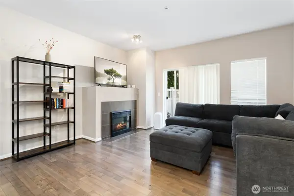 15720 Manor Way #J6, Lynnwood, WA 98087