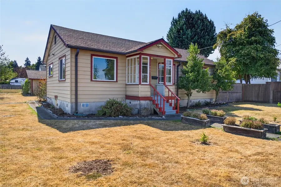903 S Albert Street, Port Angeles, WA 98362 - #3