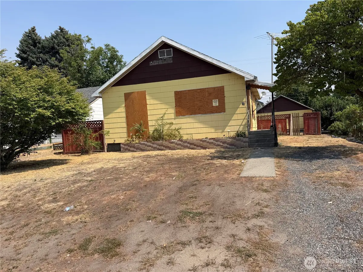 20 N Elm Street, Omak, WA 98841 - #1