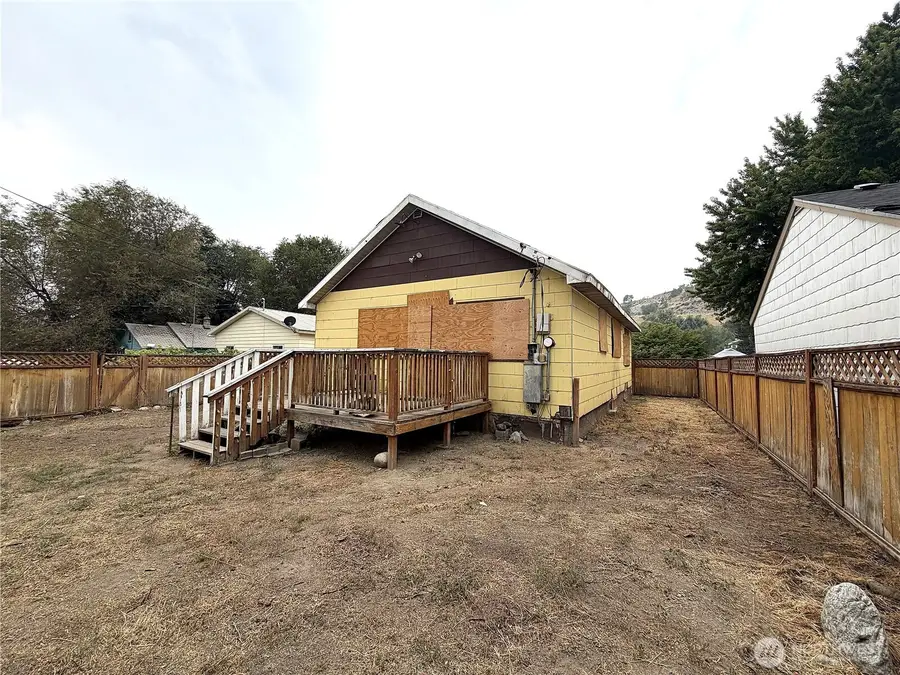 20 N Elm Street, Omak, WA 98841 - #3