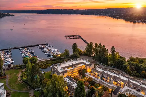 6121 NE 175th Street #C201, Kenmore, WA 98028
