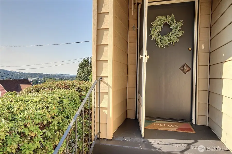 326 Renton Avenue S, Renton, WA 98057 - #2