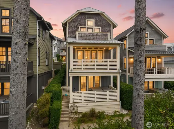 38 Seaside Lane, Pacific Beach, WA 98571