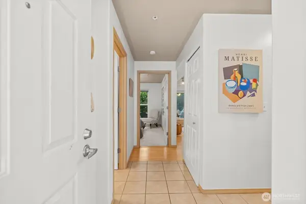 9057 Greenwood Avenue N #306, Seattle, WA 98103