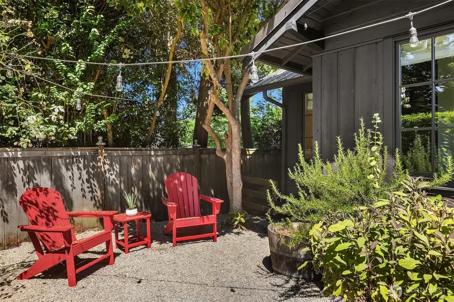 1426 37th Avenue E, Seattle, WA 98112 - #3