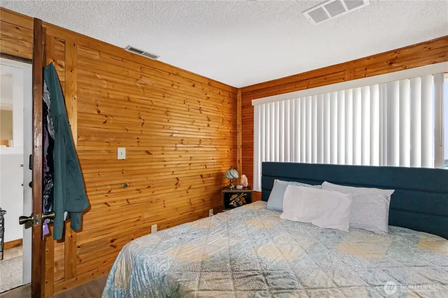 18627 32nd Avenue S, Seatac, WA 98188 - #2