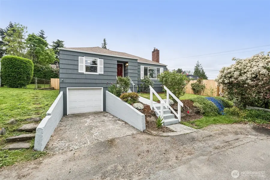 9417 44th Place Ne, Seattle, WA 98115 - #2