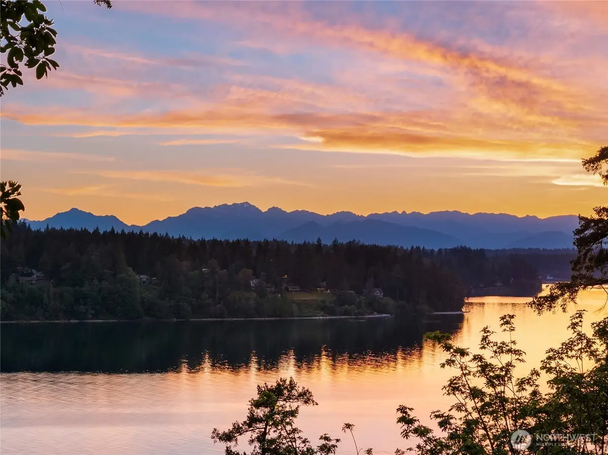 7733 Hansen Road Ne, Bainbridge Island, WA 98110 - #1