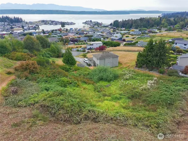 38063 Fawn Road Ne, Hansville, WA 98340