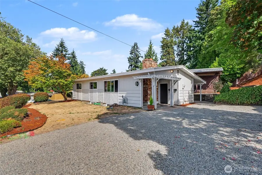2618 NE 9th St, Renton, WA 98056 - #2
